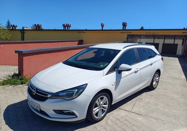 Opel Astra cena 46500 przebieg: 143000, rok produkcji 2019 z Tychy małe 56